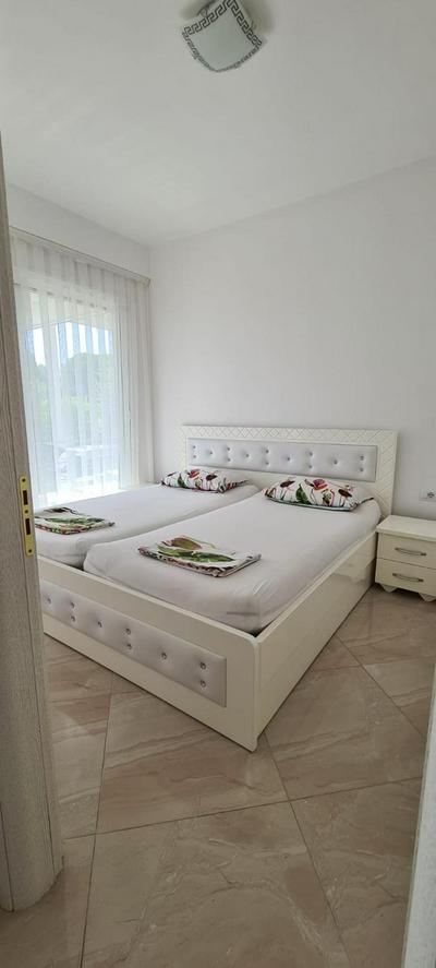 Gjiri i Lalzit Lura 3 Apartment Toni