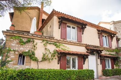 Heritage mountain top Villa near Rome w/ Pool & Panoramic views