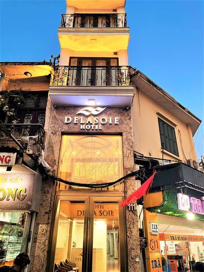 DE LA SOIE Hotel & Travel