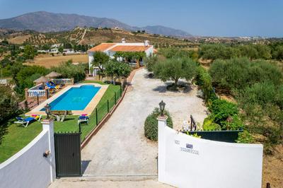 Villa Tesorillo by Villa Plus