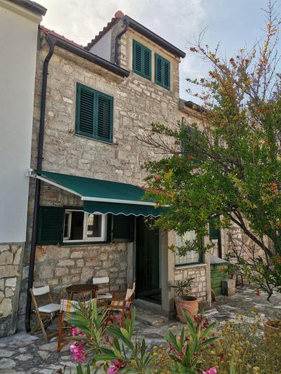 Charming Traditional Townhouse - Holiday Home Kata