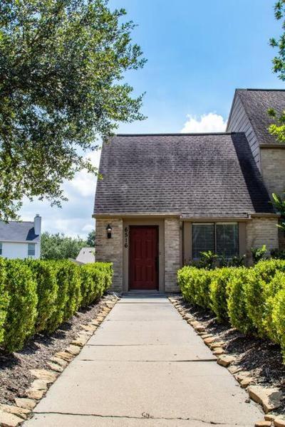 All You Need 2 Bed 1 Bath! Fam and Pet Friendly, WD, 2 Free Parking Spots!