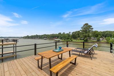 The Benjamin I - 2022 Built Luxury Retreat with Backyard Paradise with Hot Tub Outdoor Movie Screen Dock & Boat Rental