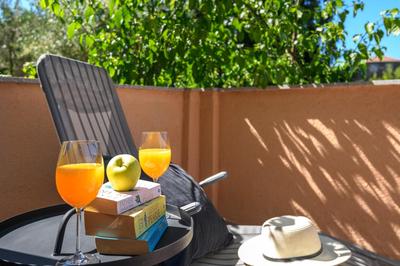 Sunny Getaway Apartments
