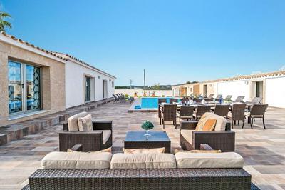 Villa Tosca by Villa Plus
