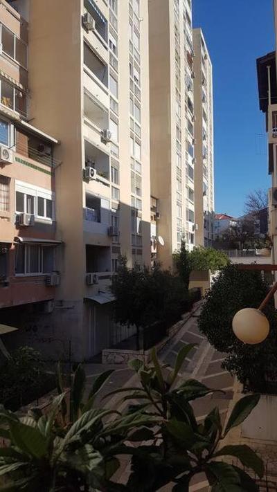Writer's Apartment in an Unique Split District