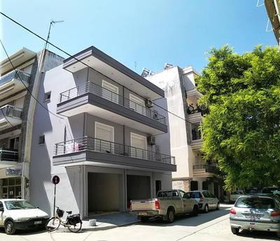 ENIO AXD guest house with private parking