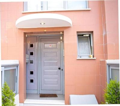 Sunny & cosy apt with balcony in Peristeri!