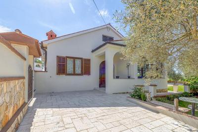 Villa Agatta with Private Pool