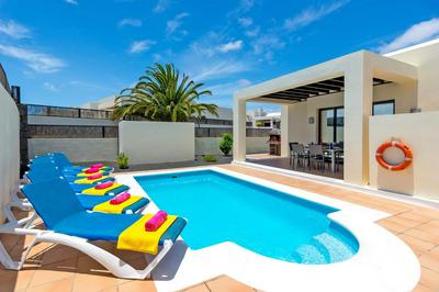 Villa Veraniego by Villa Plus