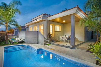 Villa Leonardo Dos by Villa Plus