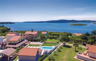 Two-Bedroom Holiday Home In Pomer