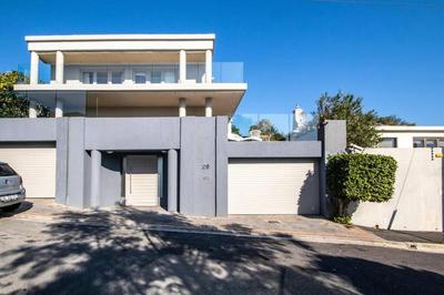 HQ Warm and Cosy 1 Bedroom Unit In Sea Point