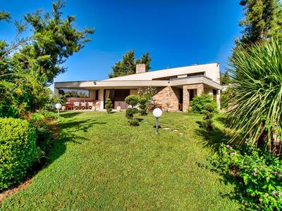 Sani Green Villa