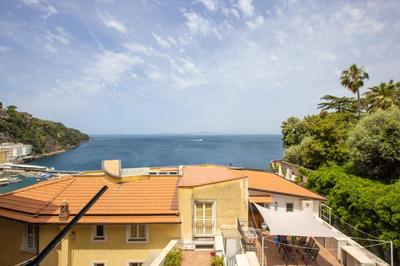 Romantic SeaView Sorrento flat with balcony