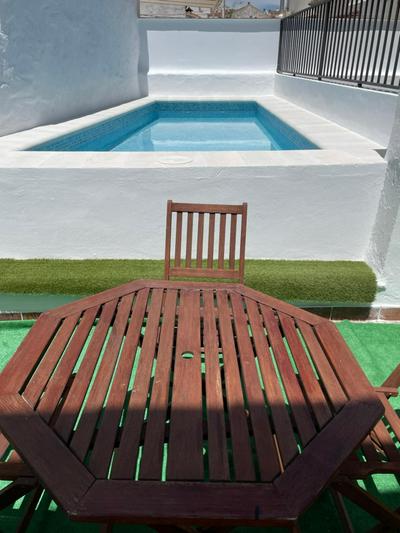 Apartamento nuevo con piscina en el centro "Doña Paca-Ronda"
