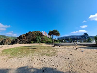 Surfers Beachfront Lombok