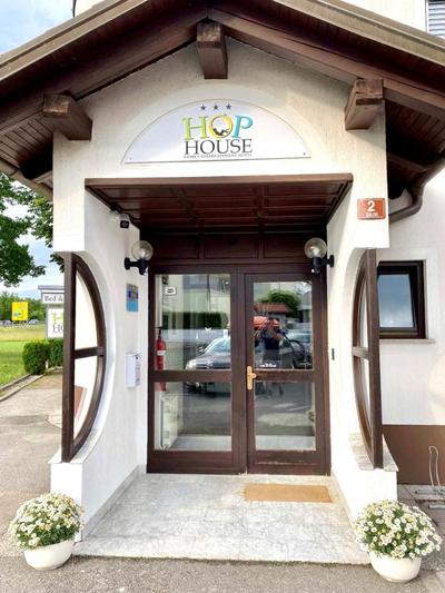HOP HOUSE Garni Hotel