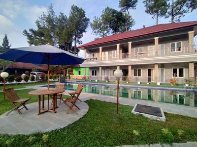 Villa Batu Tua Puncak Mitra RedDoorz