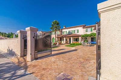 Villa Faggiolo by Villa Plus