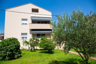 Iadertina Duplex Apartment with Garden
