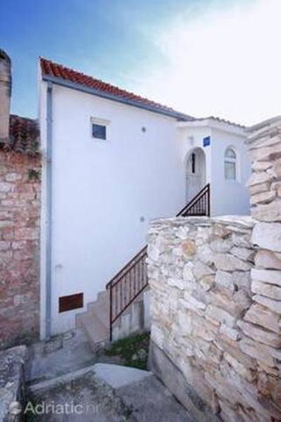 Apartments in Vis town center
