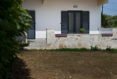 George's Place Kastrosikia