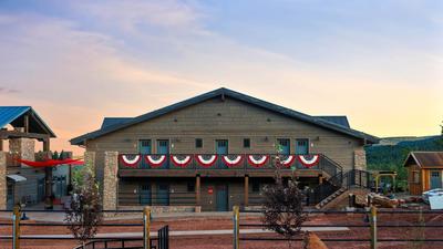 Lodge at 5600