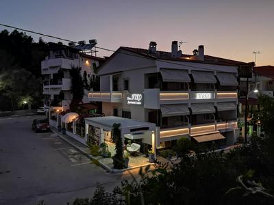 Haus Niko Apartments and Suites