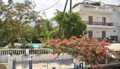 Kaikas Studios & Apartments