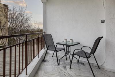 Stylish and Modern Studio - Miltos