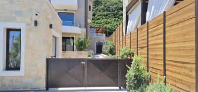 Villy Luxury Home by the Sea 1