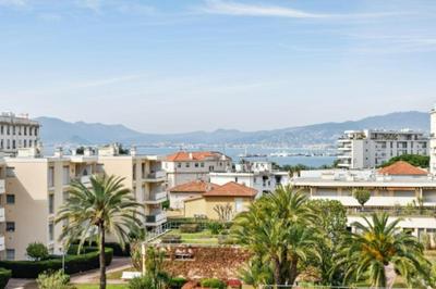 90m Near Beach With Sea View 2 Terraces!