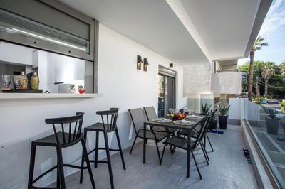 Rhodes Diamond luxury flat in the heart of town
