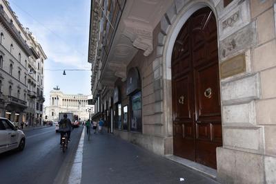 Venezia Square Apartment