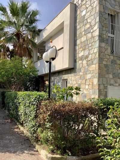 ELENA house near the beach