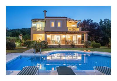 Family Villa Gerani Daphni with Children's Pool and Bqq Area!