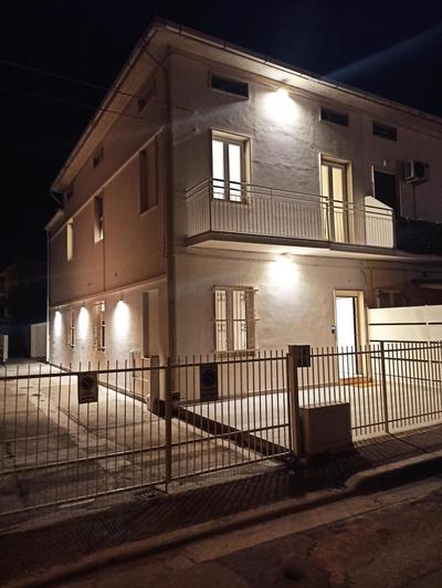 Colleoni 19 Parigi, Appartamento superior con corte privata