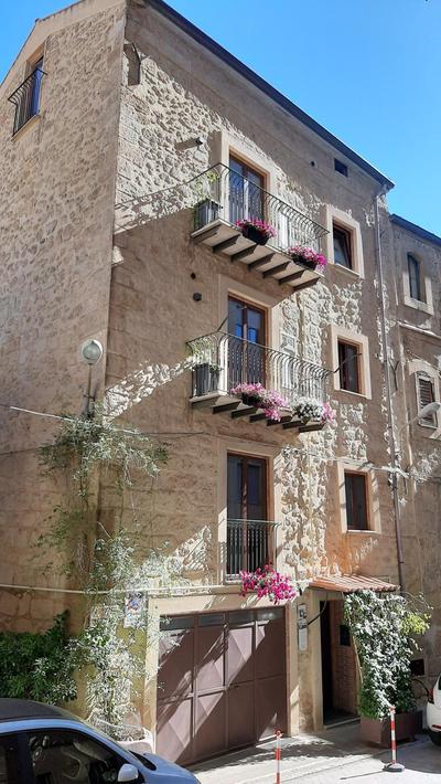 "Locanda Susuiusu" keyless entry