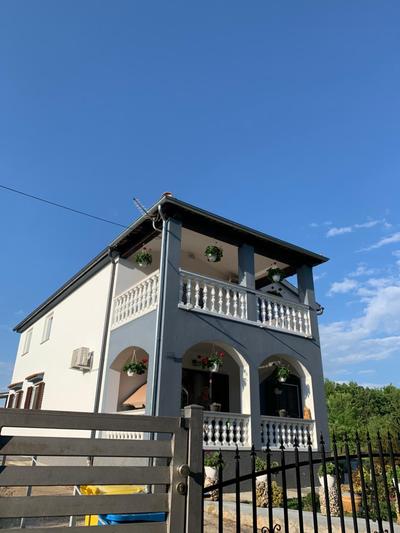 Pula Apartment E&E