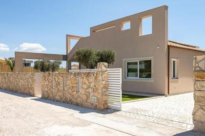 Villa Shamsi - heated pool and beach at 70mt