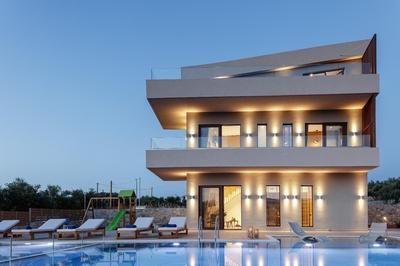 TreeTop Villa II, Private Pool, BBQ & Playground, By ThinkVilla
