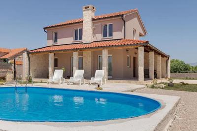 Casa di Marko-NEW MODERN RUSTIC HOUSE with pool AND SPACIOUS GARDEN!