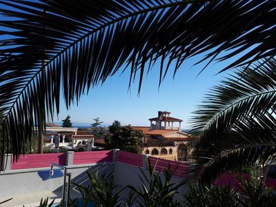 Helles Doppelzimmer mit Bad, Terrasse und Pool, seperater Eingang, Liznjan, Istrien