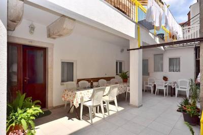 Omiš center Vila