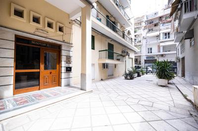 Delmare MQUEEN Apartment