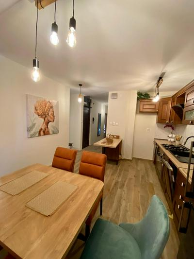 New Apartment with balcony and free parking