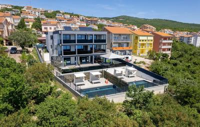 Villa Twins