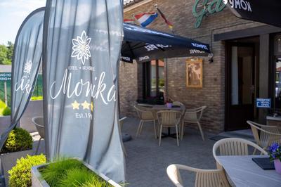 Hotel Monika