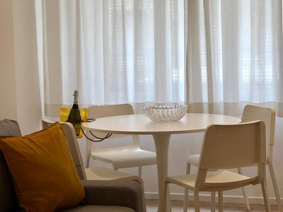 IV House